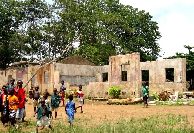 School_destroyed_by_Sierra_Leone_Civil_War